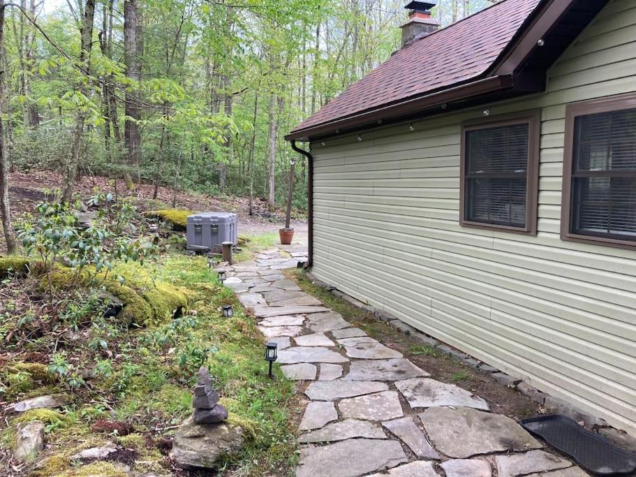 Peaceful Seasonal Wooded Cottage Close To Everything Tafton 外观 照片
